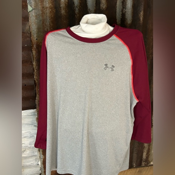 Under Armour Tops - Under Armour HeatGear Raglan Top- Women’s LG/G / Gray Burgundy